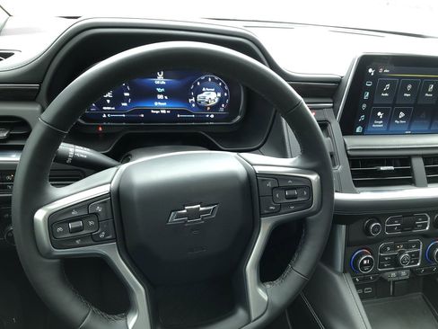 Used 2023 Chevrolet Tahoe Z71 w/ Z71 Off-Road Package image 17