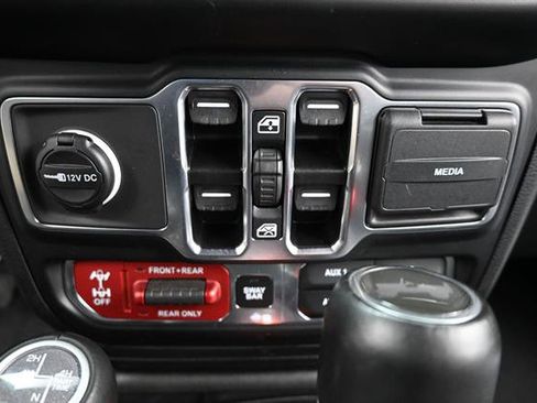 Used 2023 Jeep Wrangler Unlimited Rubicon 4xe AWD/4WD image 8