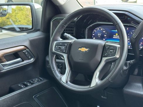 Used 2024 Chevrolet Silverado 1500 LT w/ Z71 Off-Road Package AWD/4WD image 15