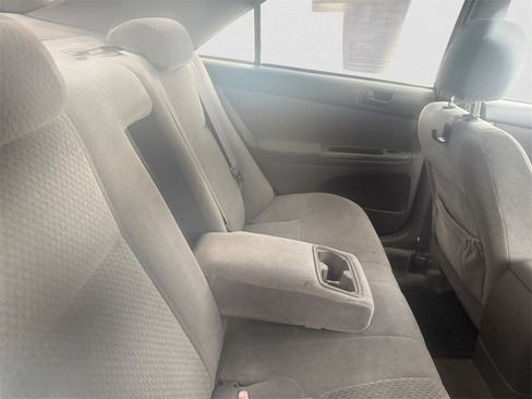 Used 2004 Toyota Camry LE image 8