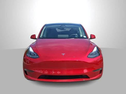 Used 2024 Tesla Model Y Long Range image 3
