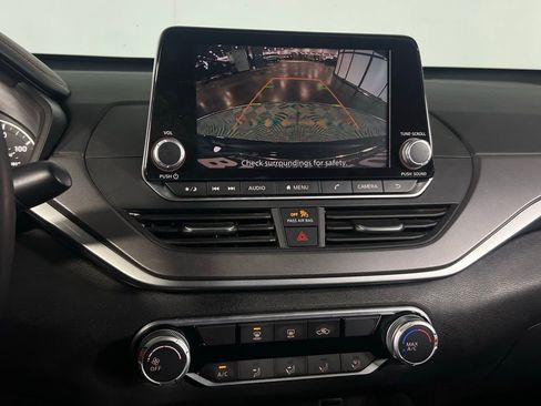 Used 2025 Nissan Altima 2.5 SR image 16