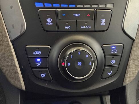 Used 2017 Hyundai Santa Fe Sport image 16