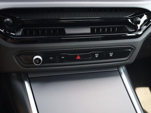 Used 2025 BMW 230i Coupe RWD image 17