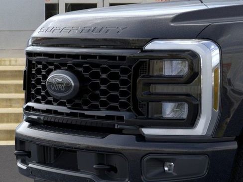 New 2026 Ford F250 Lariat w/ Black Appearance Package image 17