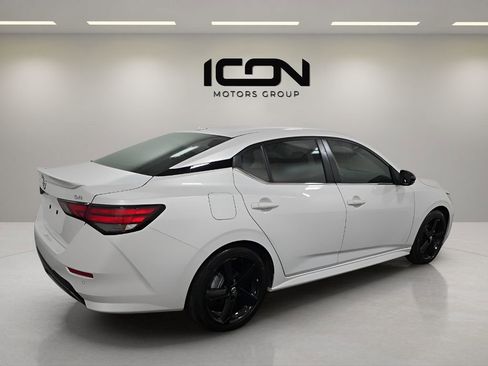 Used 2022 Nissan Sentra SR w/ Electronics Package FWD image 4