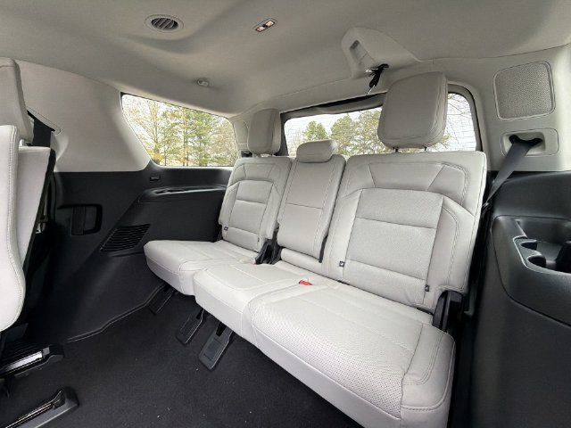 New 2025 Lincoln Navigator Reserve AWD/4WD image 24