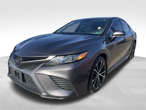 Used 2020 Toyota Camry SE image 18