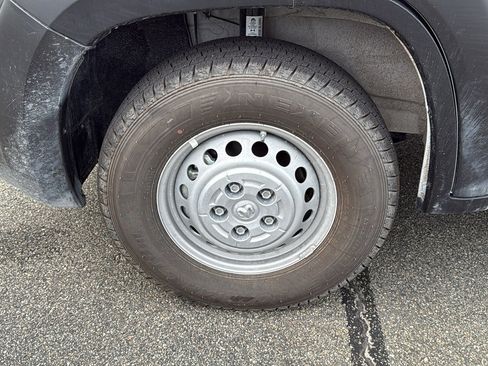 Used 2025 RAM ProMaster 2500 w/ Premium Convenience Group image 11