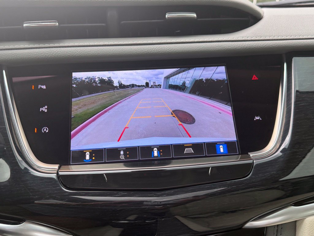 Used 2024 Cadillac XT6 Premium Luxury w/ Technology Package FWD image 30