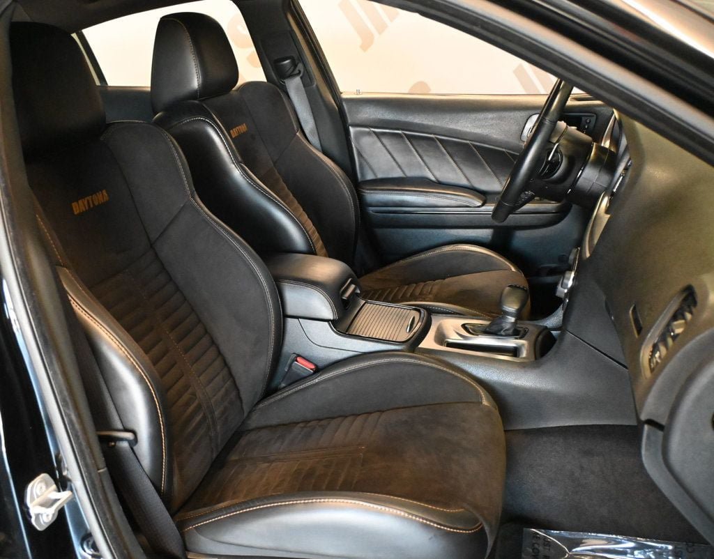 Used 2018 Dodge Charger R/T RWD image 17