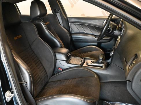 Used 2018 Dodge Charger R/T RWD image 17