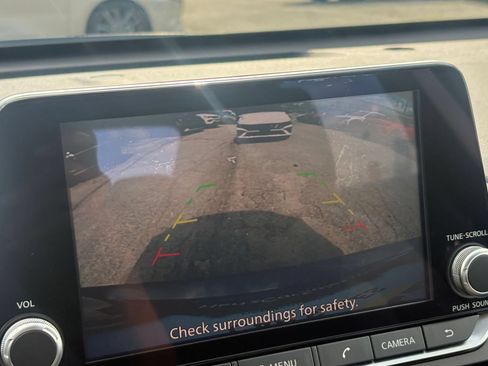 Used 2025 Nissan Altima 2.5 SV FWD image 16
