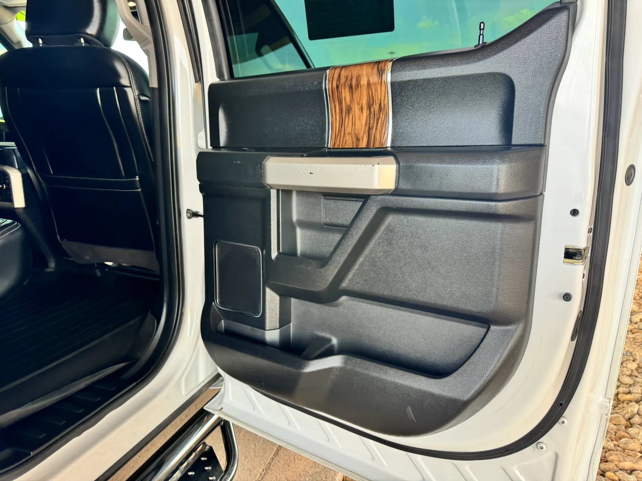 Used 2019 Ford F150 Lariat AWD/4WD image 27