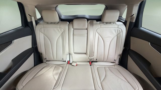 Used 2016 Lincoln MKX Select w/ Select Plus Package FWD image 9