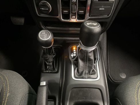 Used 2025 Jeep Wrangler Sport S AWD/4WD image 26