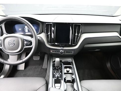 Used 2025 Volvo XC60 B5 Plus w/ Climate Package AWD/4WD image 13