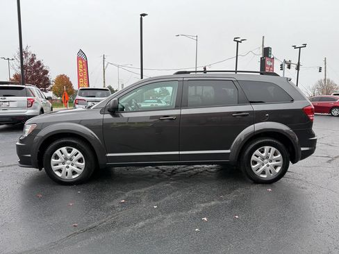 Used 2020 Dodge Journey SE w/ SE Popular Equipment Group image 4