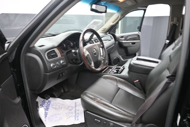 Used 2014 GMC Sierra 2500 Denali w/ Snow Plow Prep Package AWD/4WD image 17