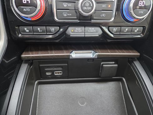 Used 2021 GMC Yukon XL Denali w/ LPO, Illumination Package image 16