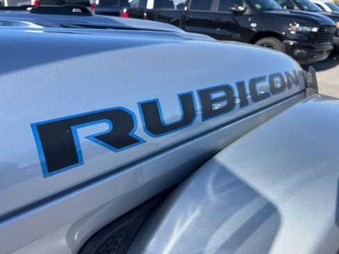 Used 2023 Jeep Wrangler Unlimited Rubicon 4xe w/ Cold Weather Group AWD/4WD image 15