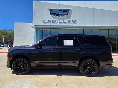 Used 2024 Cadillac Escalade Sport w/ LPO, ONYX Package image 2