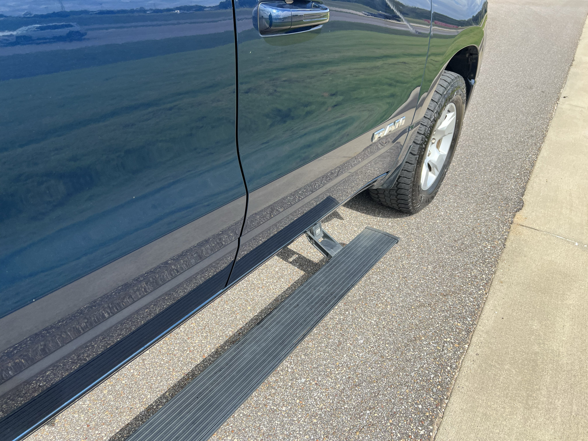 Used 2023 RAM 1500 Big Horn AWD/4WD image 11