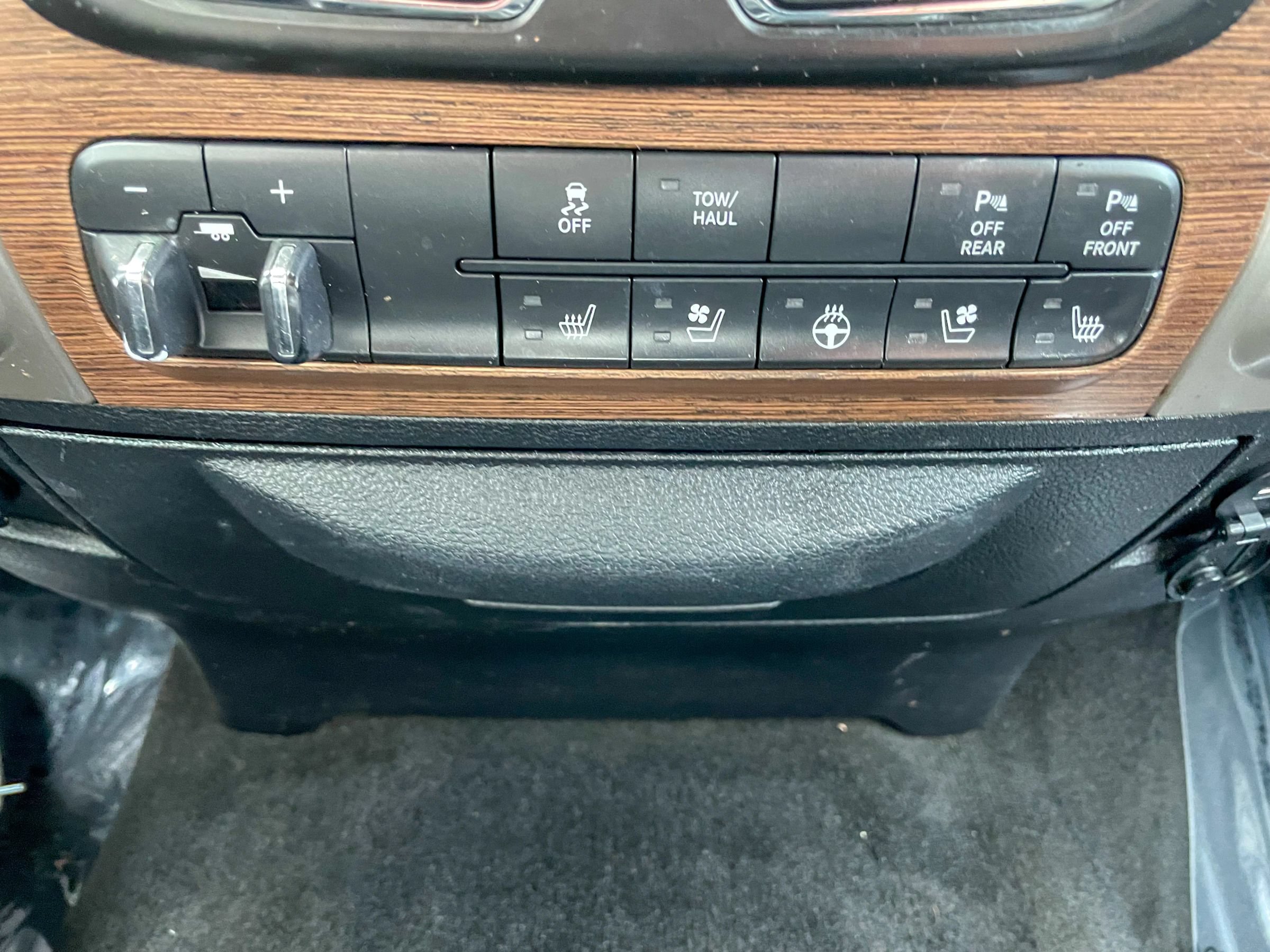 Used 2017 RAM 1500 Laramie w/ Cold Weather Group AWD/4WD image 25