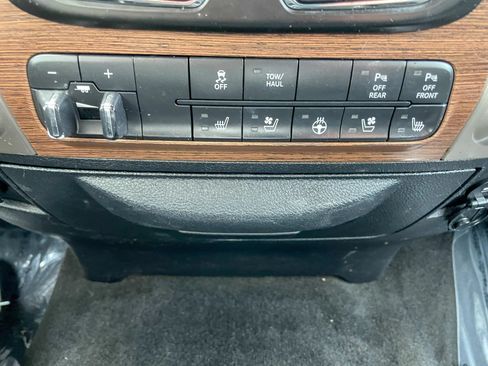 Used 2017 RAM 1500 Laramie w/ Cold Weather Group AWD/4WD image 25