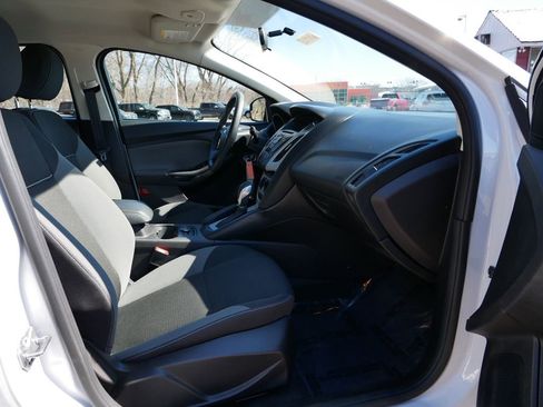 Used 2014 Ford Focus SE w/ SE Winter Package image 8