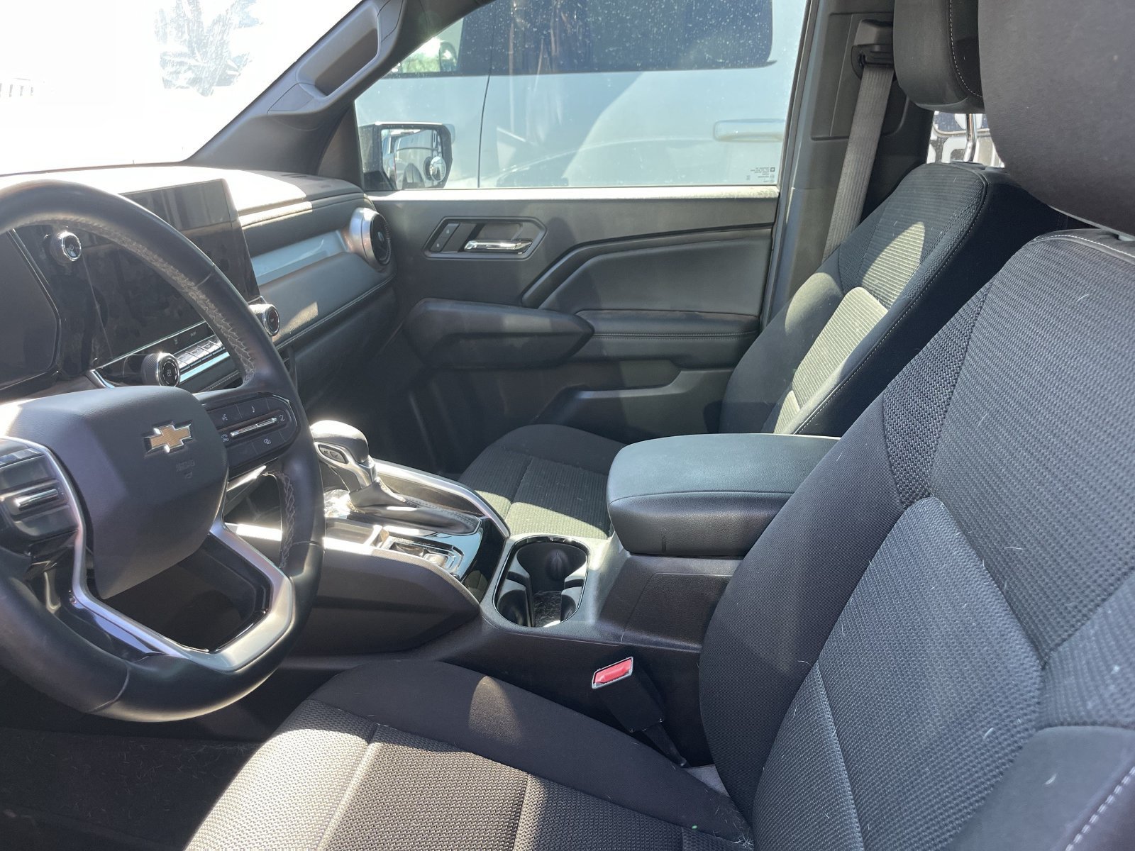 Used 2024 Chevrolet Colorado LT RWD image 9