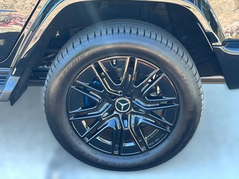Used 2025 Mercedes-Benz G 580 w/ EQ Technology image 11