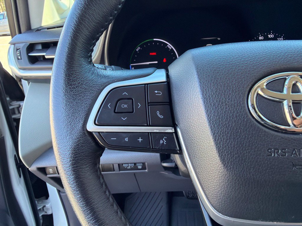 Used 2022 Toyota Sienna XLE w/ XLE Plus Package FWD image 17
