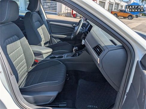 Used 2023 Volkswagen Jetta Sport image 12