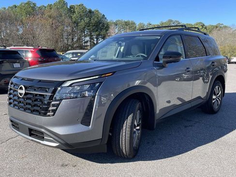 New 2026 Nissan Pathfinder SL image 6