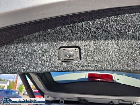 Used 2019 Ford Explorer XLT w/ Equipment Group 202A AWD/4WD image 11