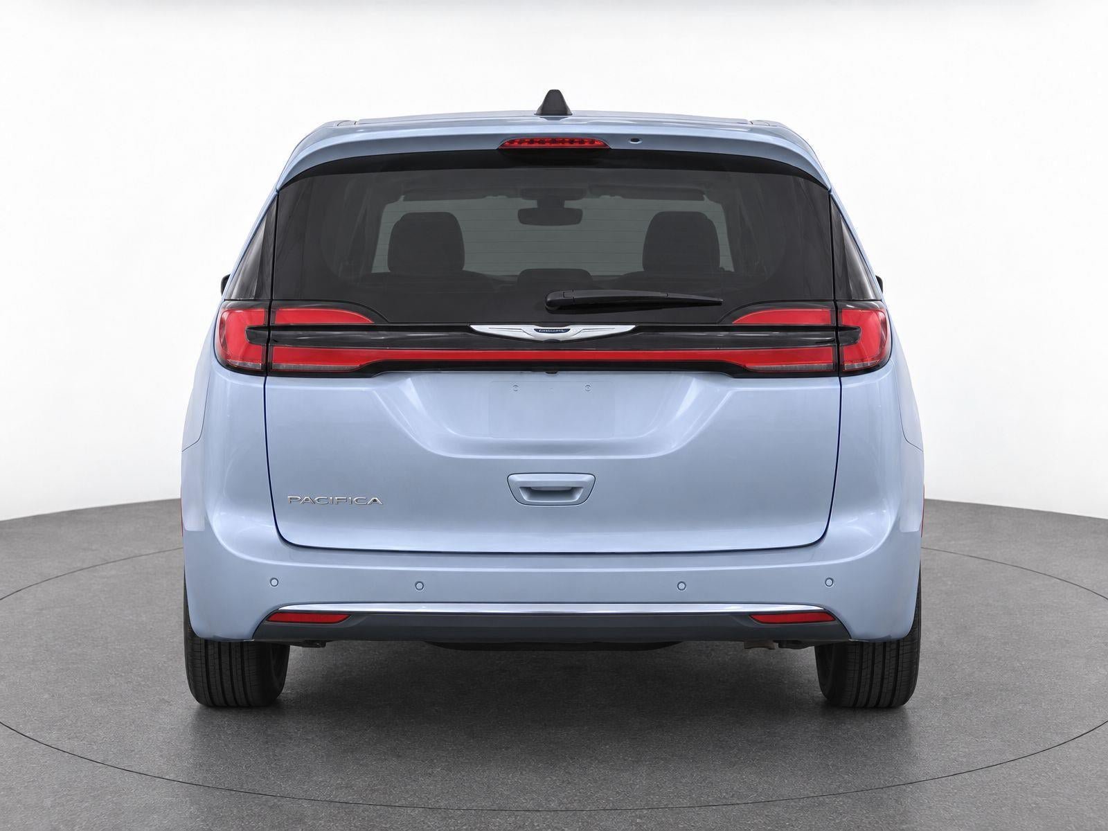 Used 2024 Chrysler Pacifica Touring-L FWD image 7