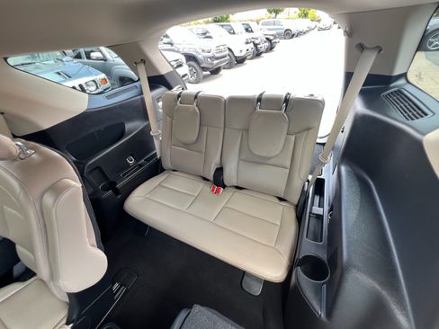 Used 2020 Ford Explorer XLT w/ Equipment Group 202A RWD image 35