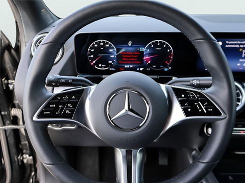 Certified 2025 Mercedes-Benz GLA 250 4MATIC image 31