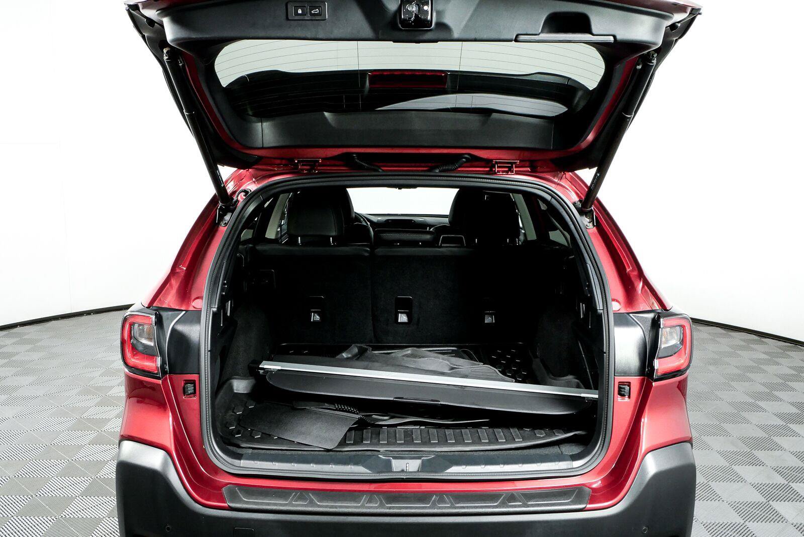Used 2024 Subaru Outback Touring AWD/4WD image 29