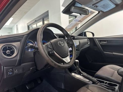 Used 2017 Toyota Corolla SE w/ Carpet Mat Package (TMS) FWD image 10