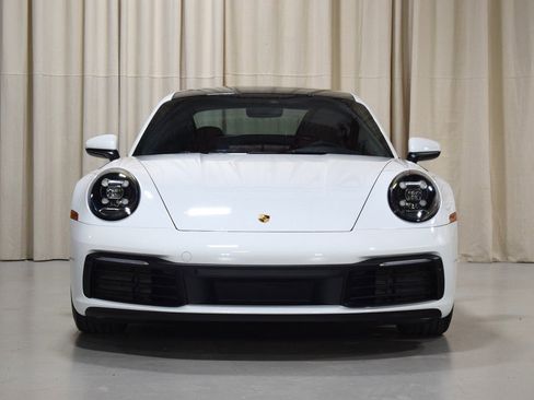 Used 2024 Porsche 911 Carrera RWD image 8