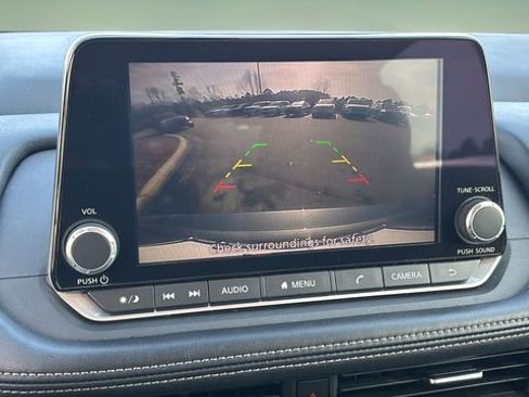 Used 2024 Nissan Rogue SV image 26