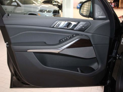 Used 2026 BMW X5 xDrive40i w/ Climate Comfort Package image 10