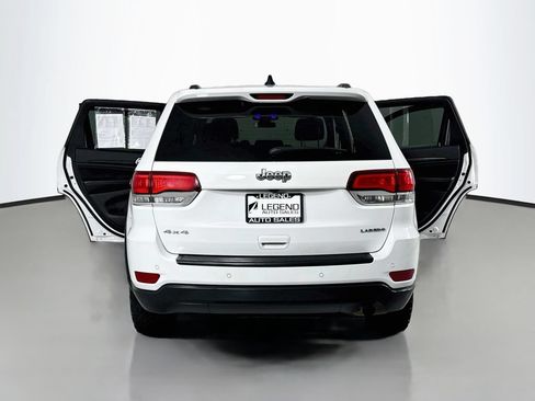 Used 2020 Jeep Grand Cherokee Laredo AWD/4WD image 23