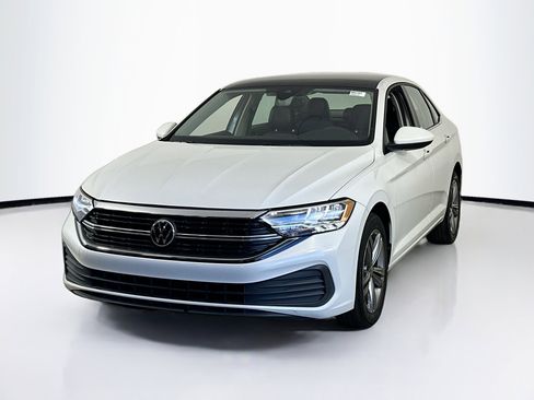 Used 2022 Volkswagen Jetta SE image 1