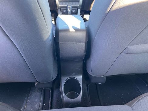 Used 2011 Ford Focus SE image 8