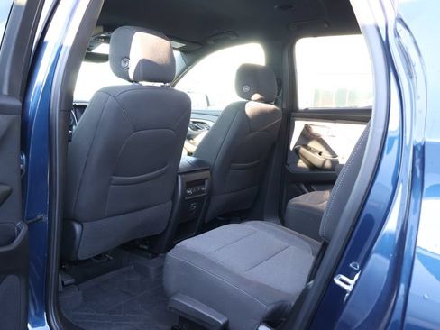 Used 2023 Chevrolet Traverse LT FWD image 32