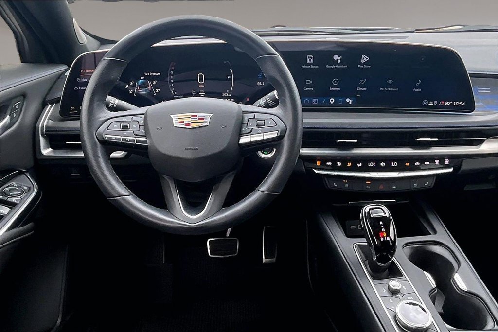Used 2025 Cadillac XT4 Sport FWD image 5