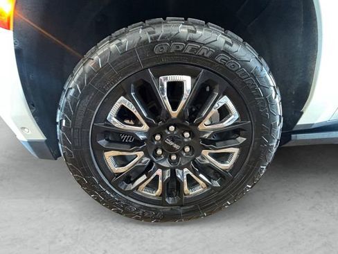 Used 2023 GMC Yukon Denali Ultimate AWD/4WD image 29